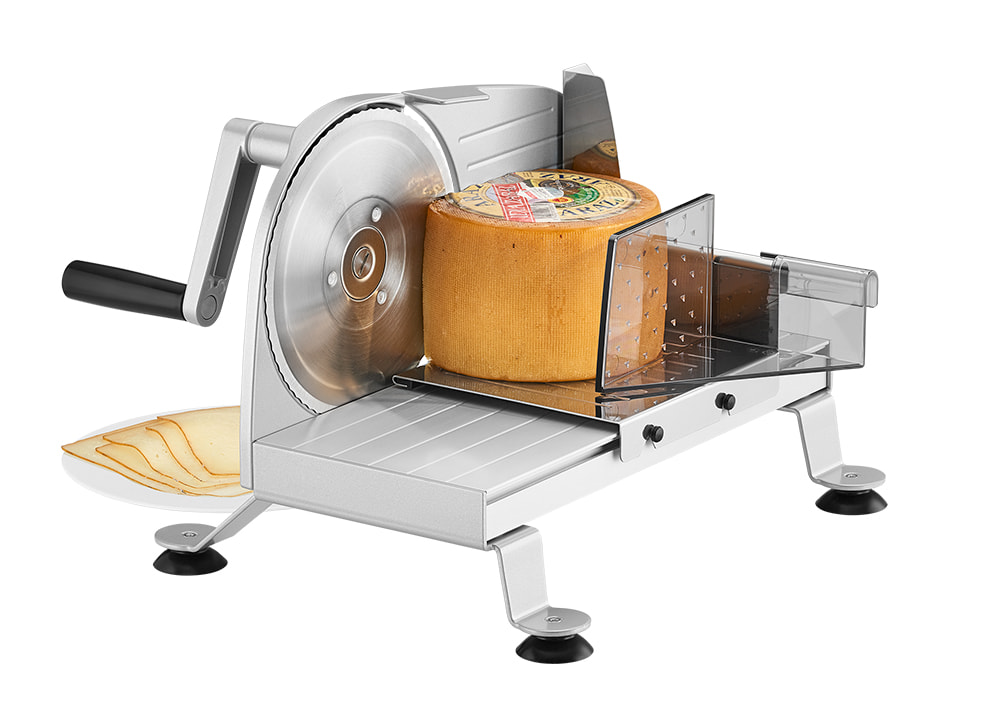 Silberner manueller Allesschneider der Marke ritter, schneidet Käse